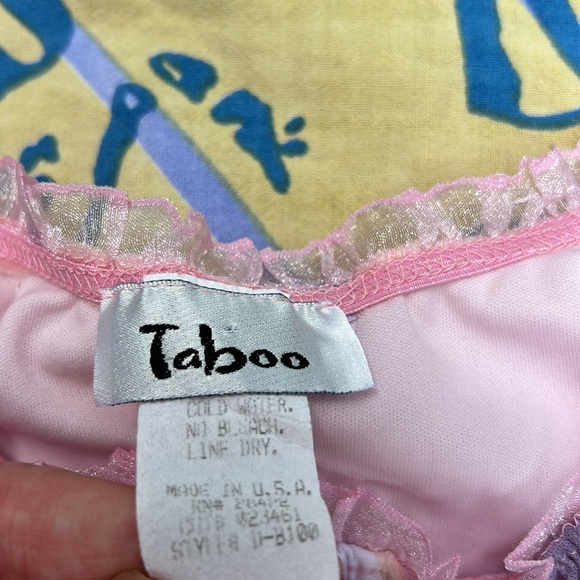 Vintage 90s patterned mesh dress with the lettuce trim and bow, by Taboo - Picture 8 of 10